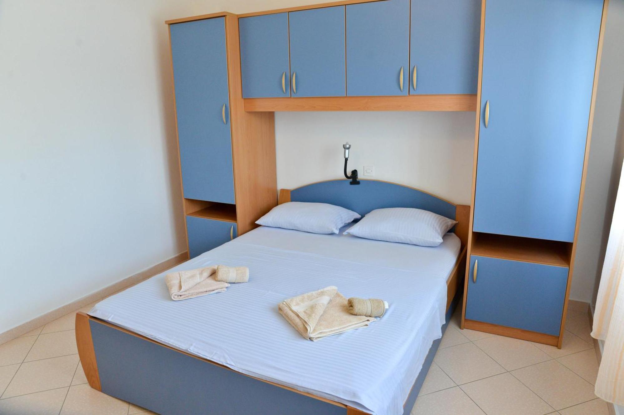 Apartments Lonic Kukljica Kamer foto