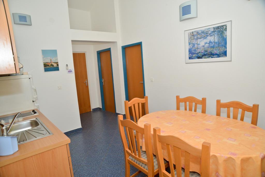 Apartments Lonic Kukljica Buitenkant foto